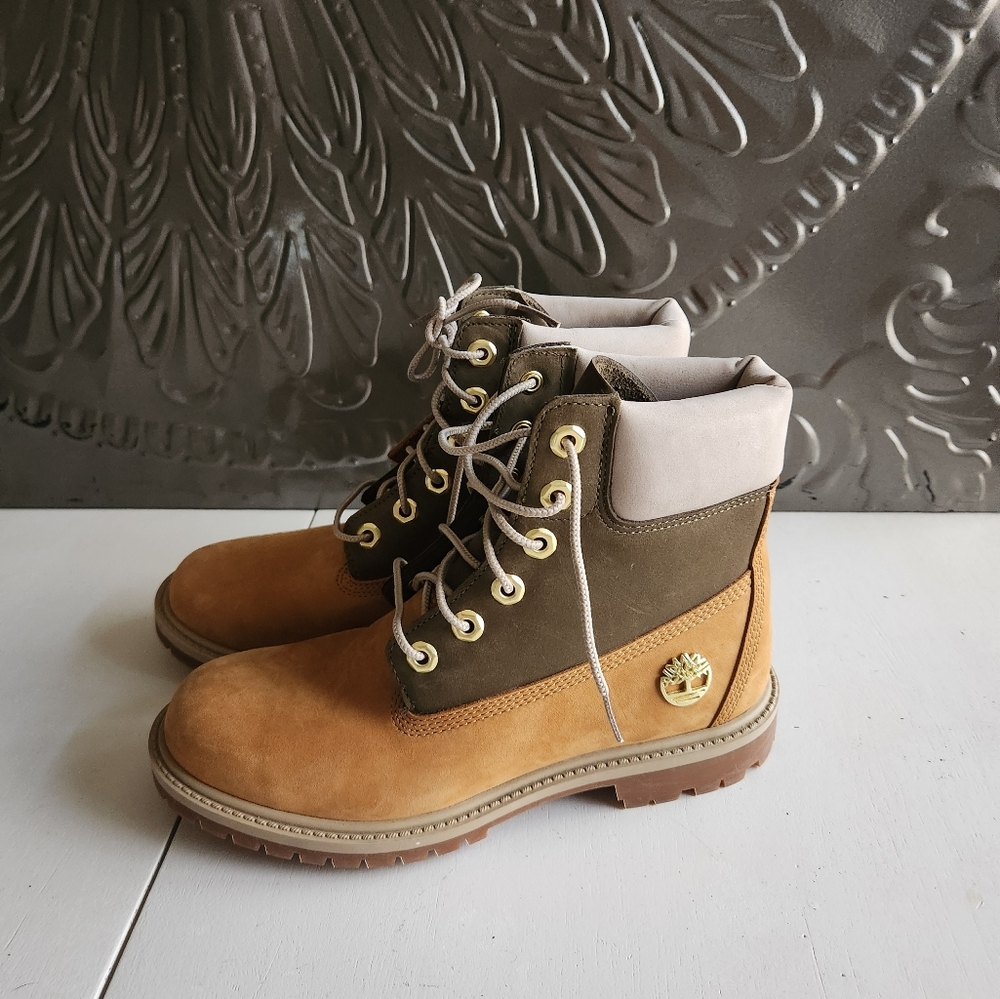 Timberland Woman’s Tan and Green Boots with Nubuck Leather Sz7
